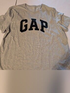 GAP Light Gray Tee with Black Logo XXL
